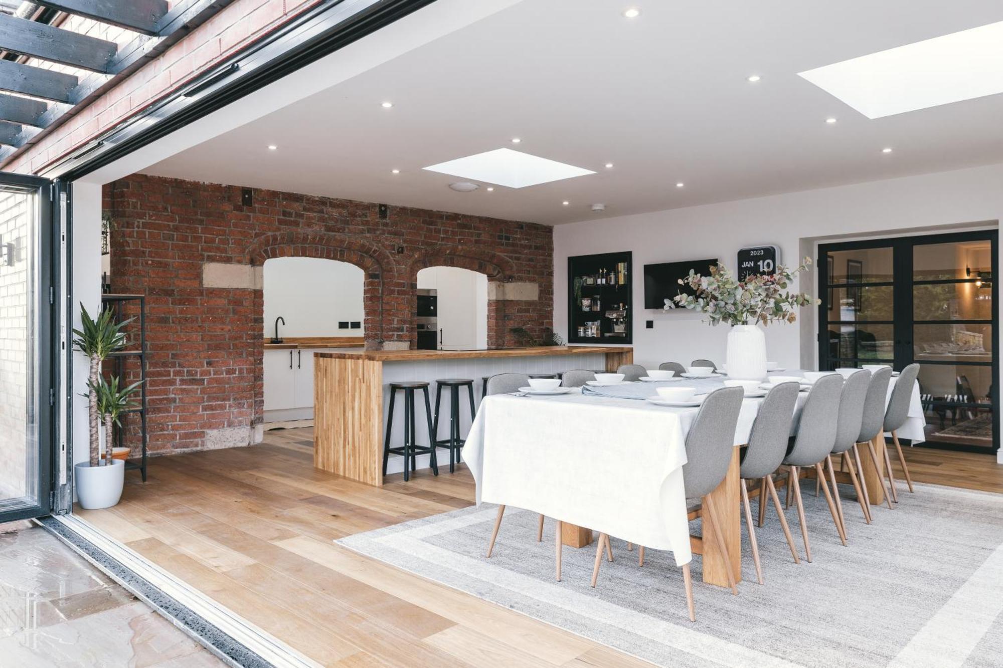 House With A Cinema And Games Room, Sleeps 17 Shrewsbury Exterior photo