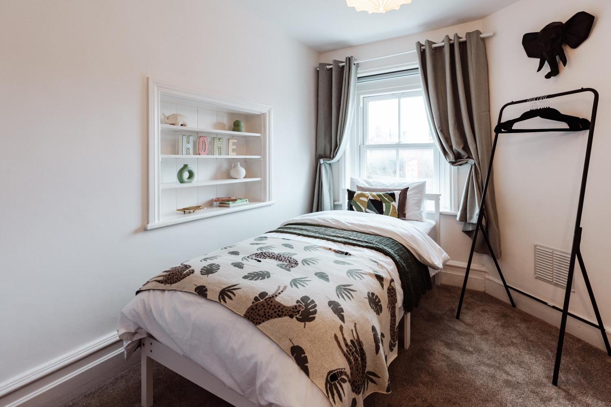 House With A Cinema And Games Room, Sleeps 17 Shrewsbury Exterior photo