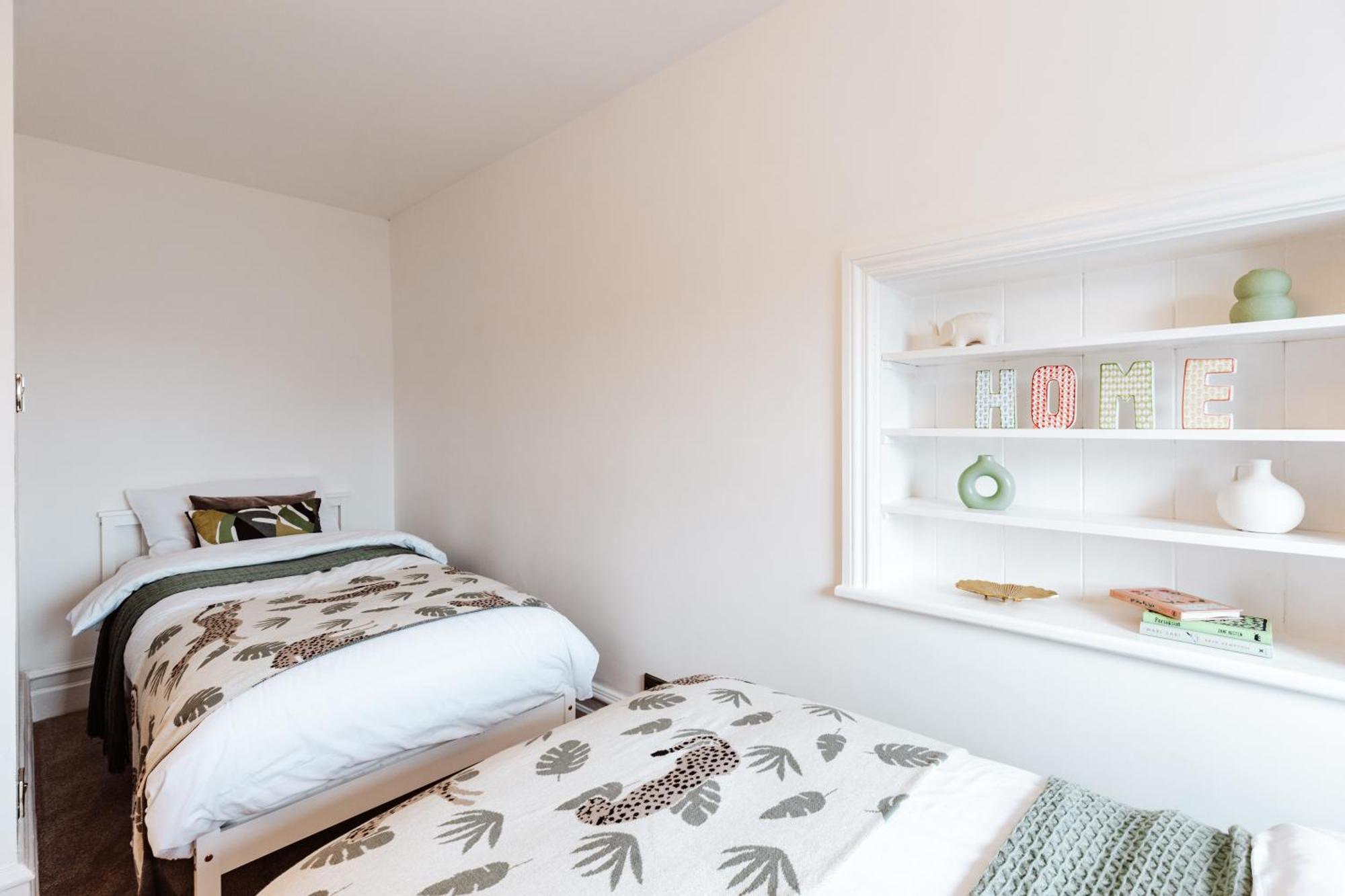House With A Cinema And Games Room, Sleeps 17 Shrewsbury Exterior photo