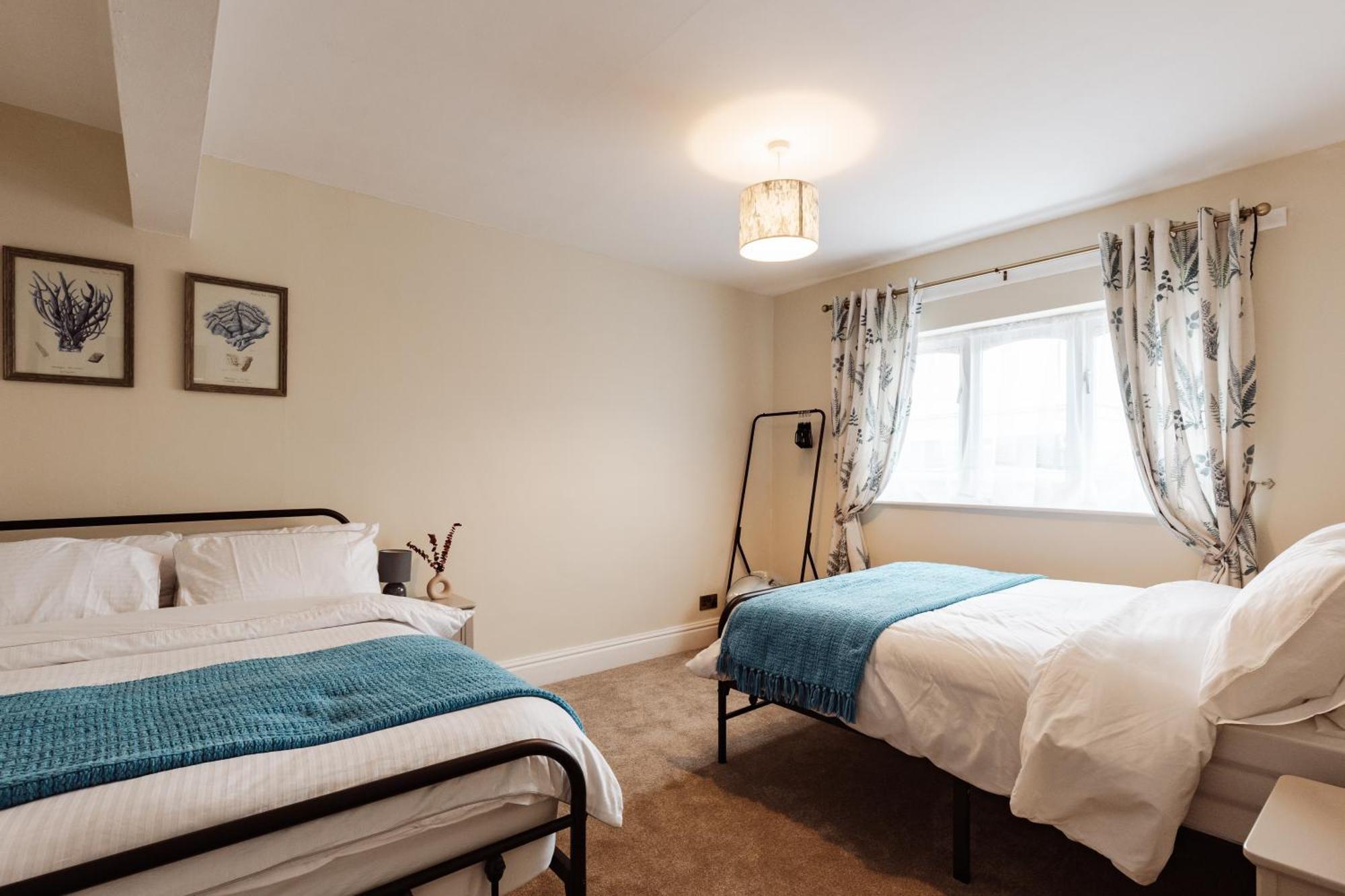 House With A Cinema And Games Room, Sleeps 17 Shrewsbury Exterior photo
