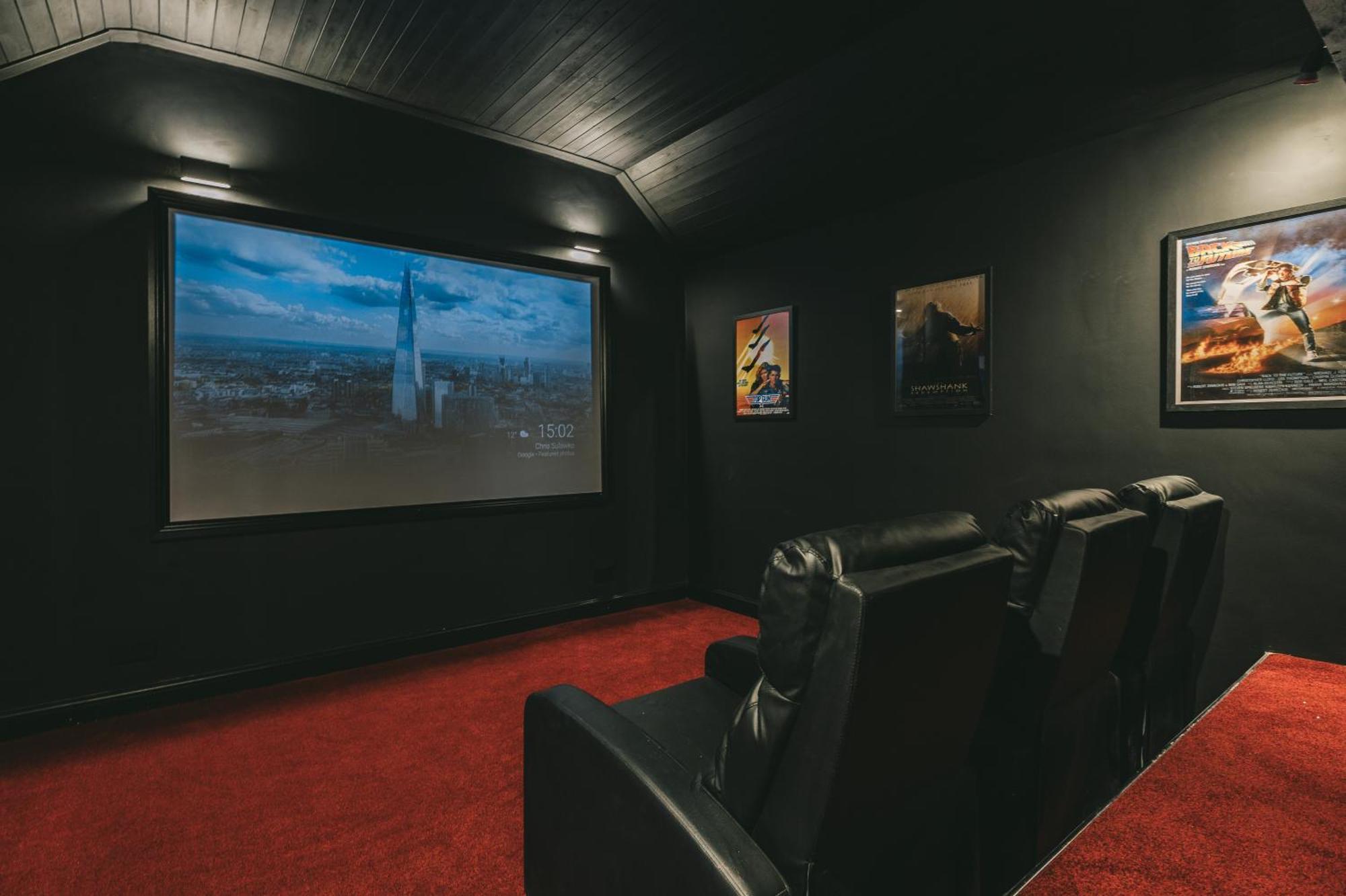 House With A Cinema And Games Room, Sleeps 17 Shrewsbury Exterior photo